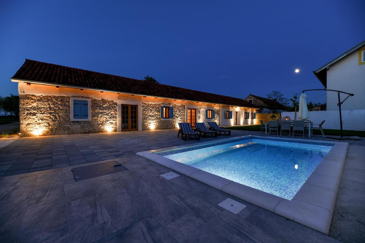 Villa Martin Zara Esterno foto